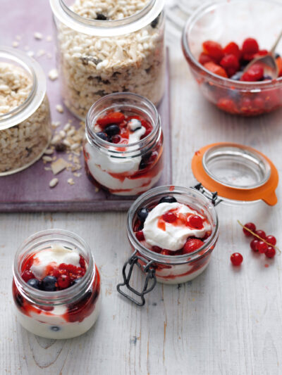 yoghurt with berries breakfast