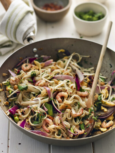 quick meals pad thai with prawns